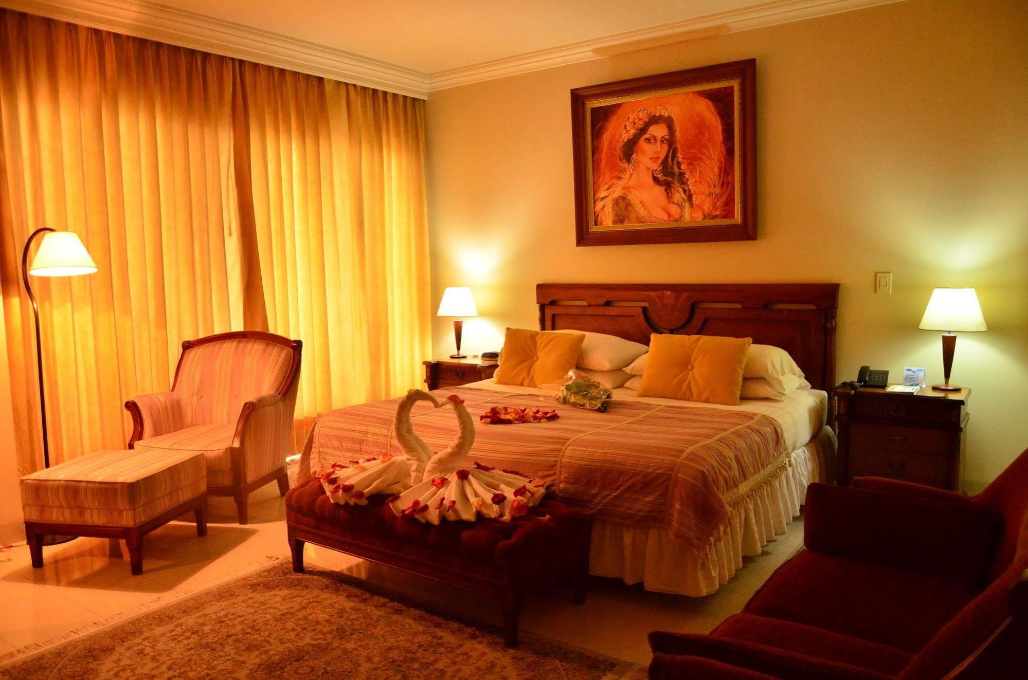 בוגוטה Hotel La Font Boutique מראה חיצוני תמונה