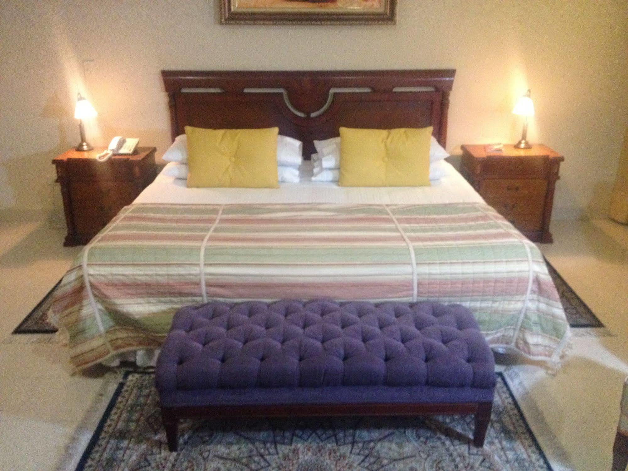 בוגוטה Hotel La Font Boutique מראה חיצוני תמונה